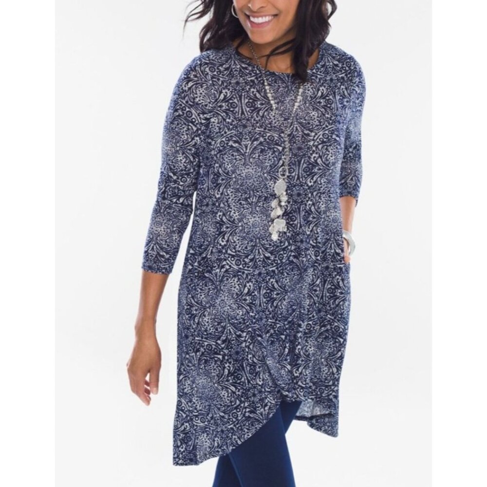 Chicos Medallion Button-Back Tunic Size 0 8 Small Blue Long Sleeve Hi-Lo